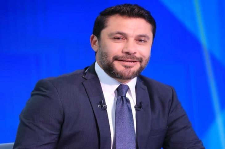 أحمد حسن يظهر رفقة أساطير الكرة حفل قرعة أمم إفريقيا
