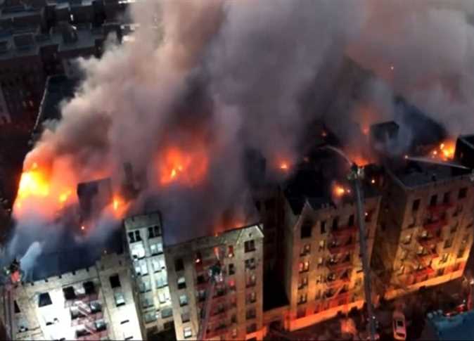 بعد لوس أنجلوس.. حريق جديد يلتهم 160 شقة سكنية في نيويورك (فيديو)