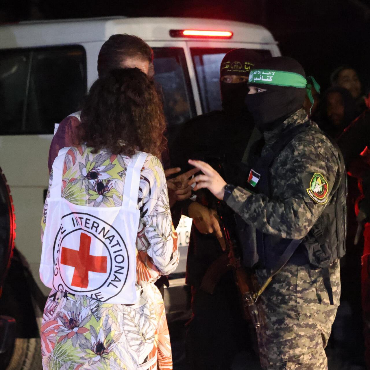 إسرائيل تعتزم الإفراج عن نساء وقاصرين مقابل جثامين محتجزين في غزة