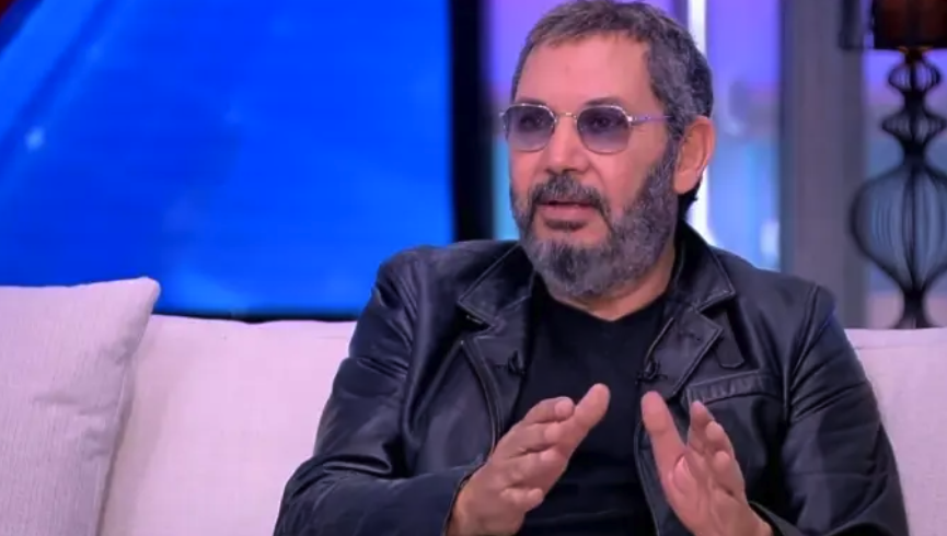 العناية الإلهية.. الفنان كمال أبو رية ينجو من حادث مرورى