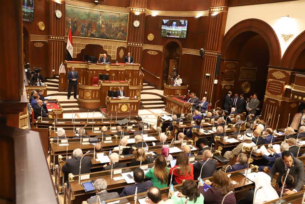 زيادة 7 أيام وتصل لـ 45 يوما.. مفاجأة في رصيد إجازات الموظفين بعد موافقة البرلمان