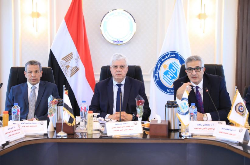 الأعلى للجامعات يعتمد اللائحة الدراسية لبرنامج بكالوريوس الطب والجراحة باللغة الفرنسية