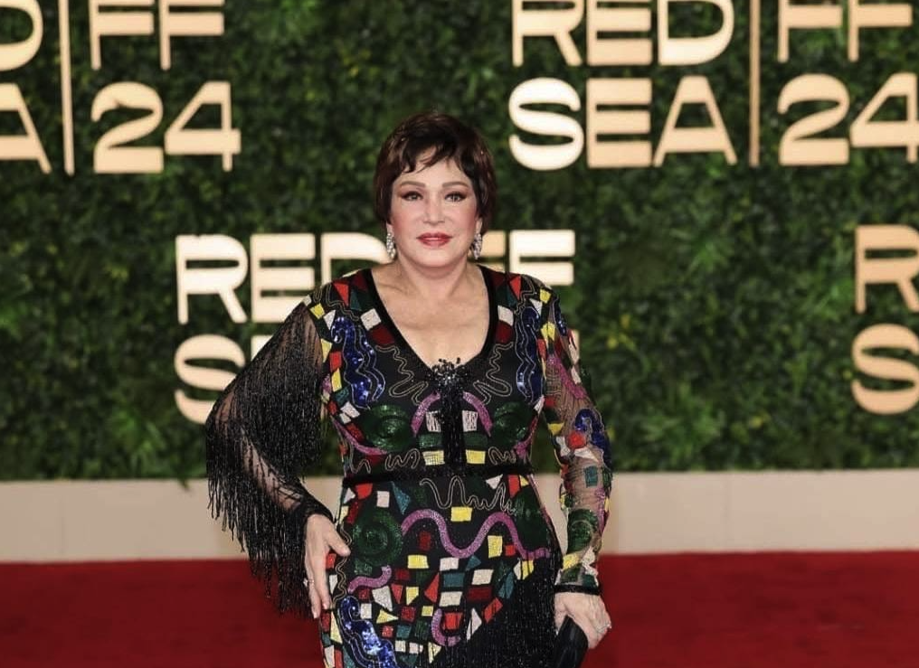 تكريم لبلبة في مهرجان أسوان لأفلام المرأة بعد احتفالها بالفسيخ في شم النسيم