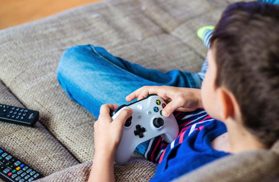نصائح يجب أن يتبعها أولياء الأمور أثناء استخدام الطفل لألعاب الفيديو