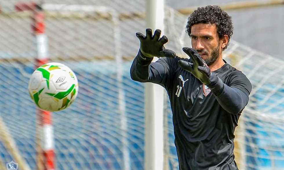 مصدر بالزمالك يكشف حقيقة استبعاد عواد بعد خطئه أمام بيراميدز في الدوري