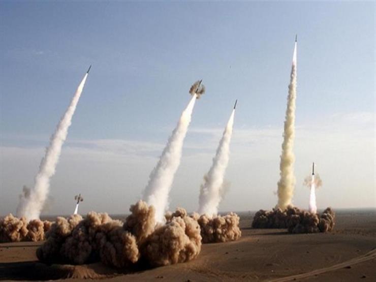 عشرات الصواريخ البالستية الإيرانية تسقط في شمال ووسط إسرائيل