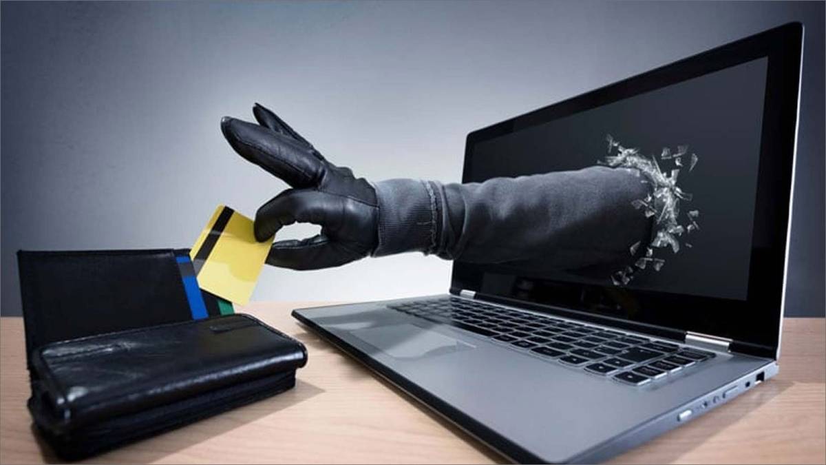 أساليب يستخدمها المُحتال لسرقة أموالك.. خلي بالك واحمي بياناتك