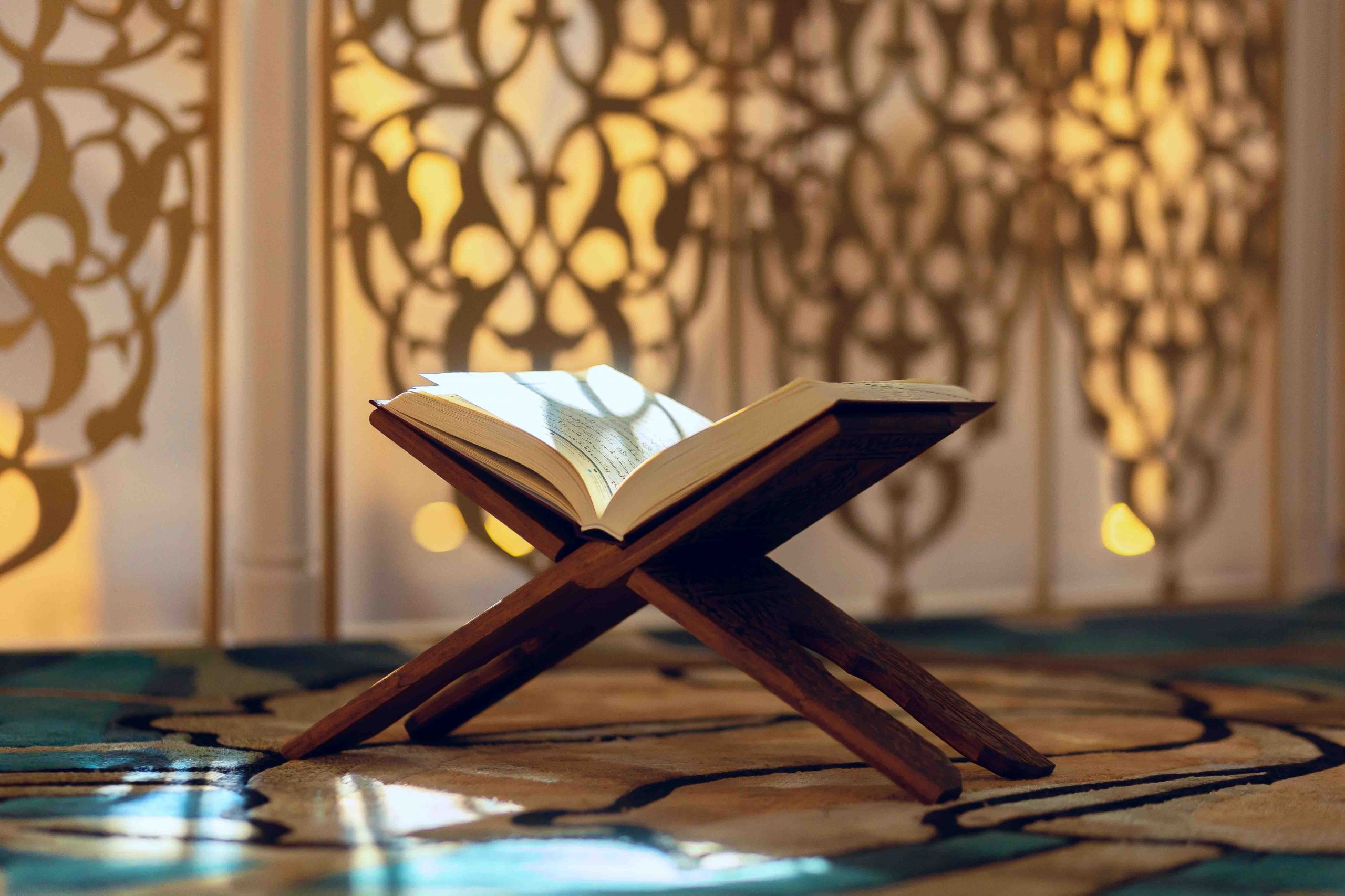 ما حكم الصلاة بالقراءات الشاذة؟، رد حاسم من دار الإفتاء