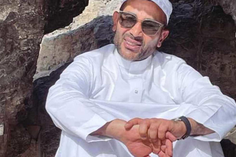 بعد إزالة الوشوم.. هل يعتزل أحمد سعد الغناء؟