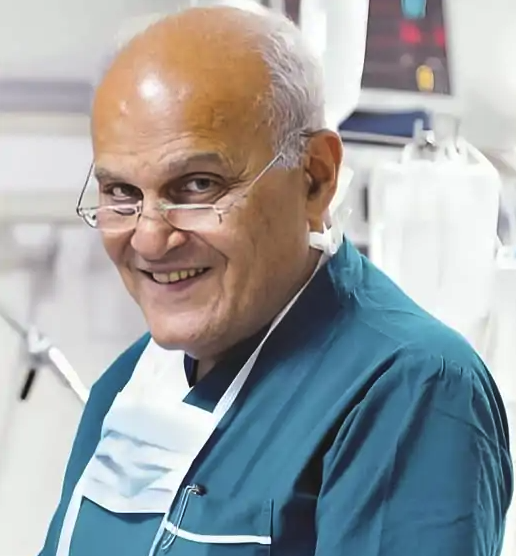 وجودك بيننا حياة.. وزير الصحة يكرّم أسطورة الطب مجدي يعقوب بكلمات مؤثرة
