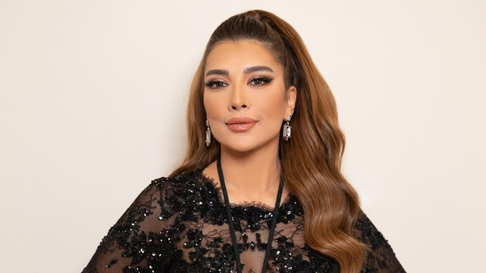أصالة تشعل حماس جمهورها من خلال «كلام فارغ» بالتعاون مع تامر عاشور