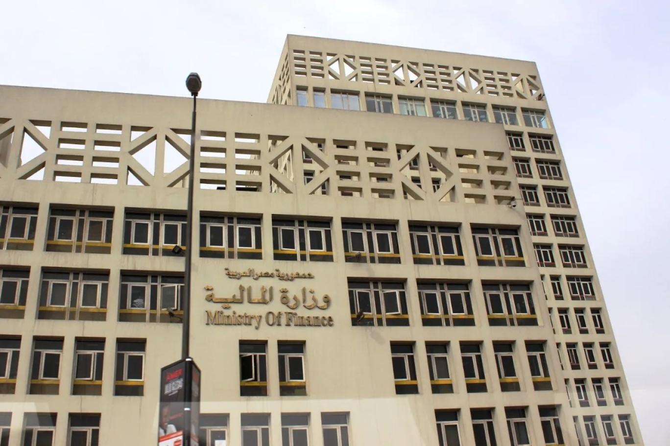 بدءًا من يوليو.. الحكومة تبدأ تحصيل 15% من أرصدة الصناديق الخاصة شهريًا مع استثناء 4 فئات