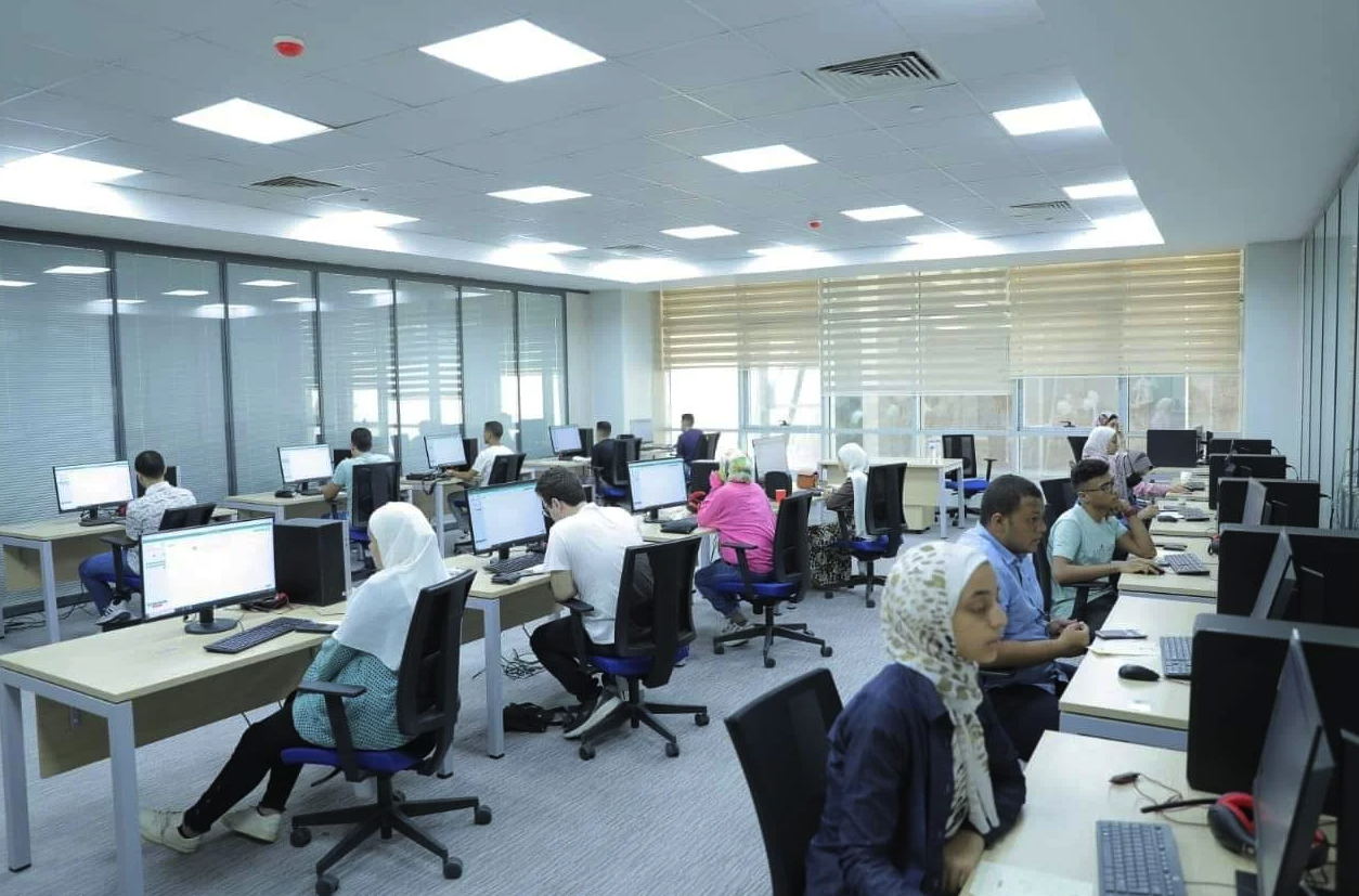 دليل الطالب الجامعي 2025.. خطوات بسيطة لمعرفة الكلية المرشح لها بعد إعلان التنسيق