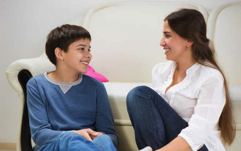 كيف أتعامل مع ابني الشاب وأتقرب منه؟