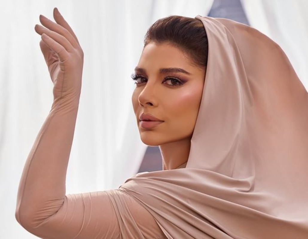 ابنة أصالة تنشر صورة لأمها مع طليقها