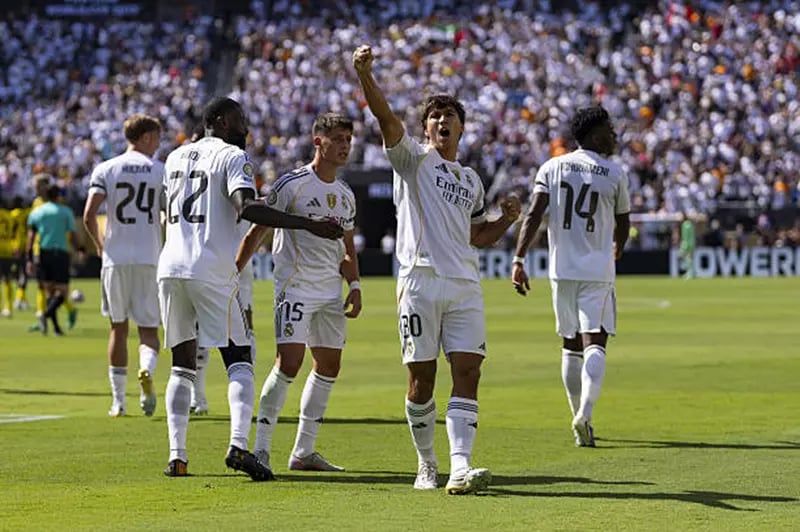 ريال مدريد يكثّف استعداداته لمواجهة أوساسونا في افتتاح الدوري الإسباني