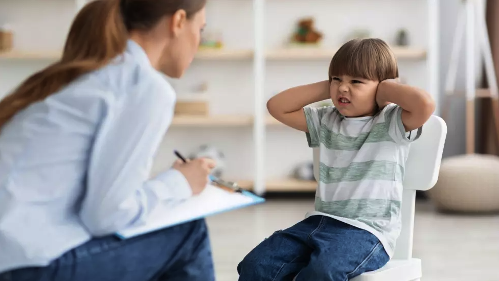 كيف أعدل من سلوك طفلي الجنسي؟