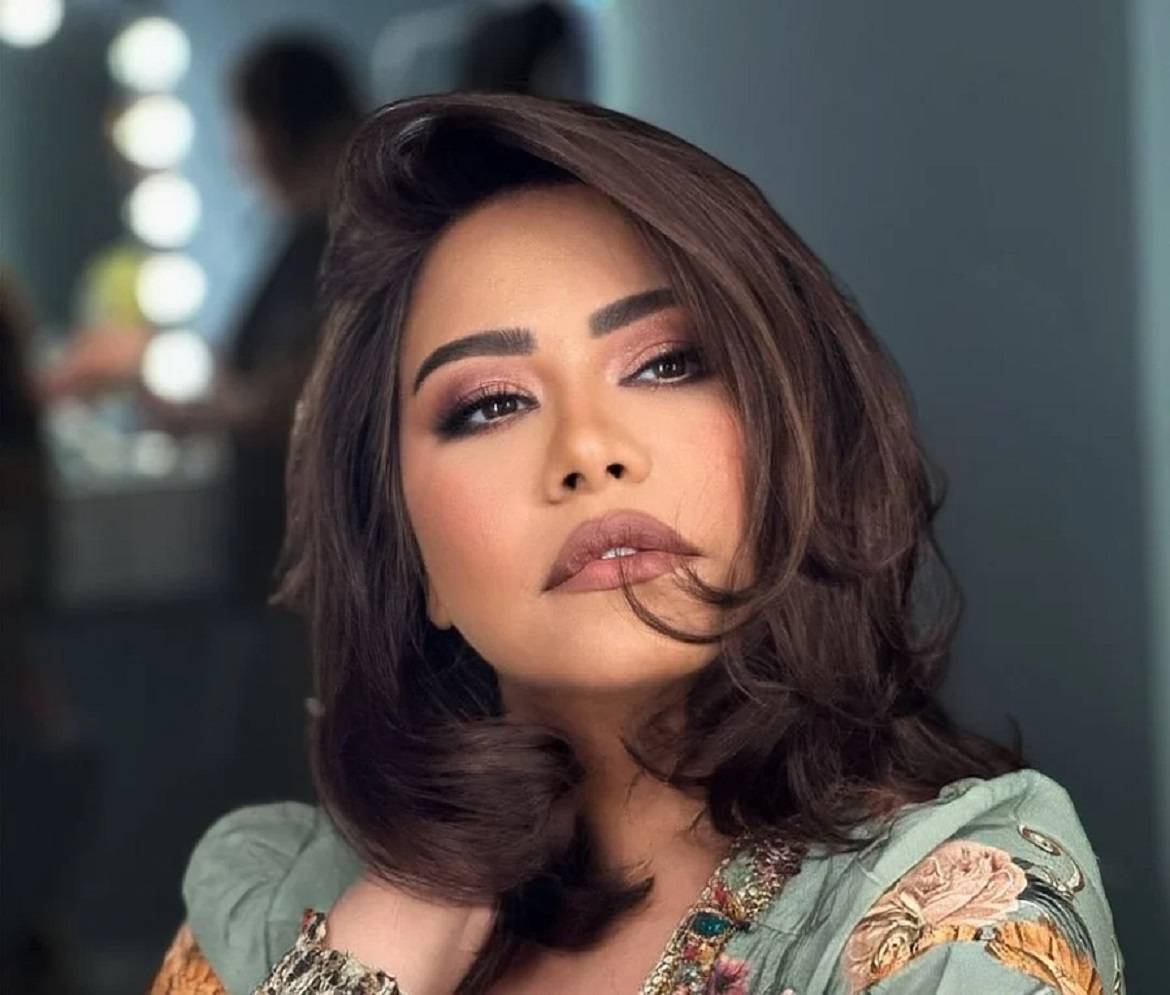 شيرين عبد الوهاب تعود للقاهرة غدًا بعد الاطمئنان على حالتها الصحية