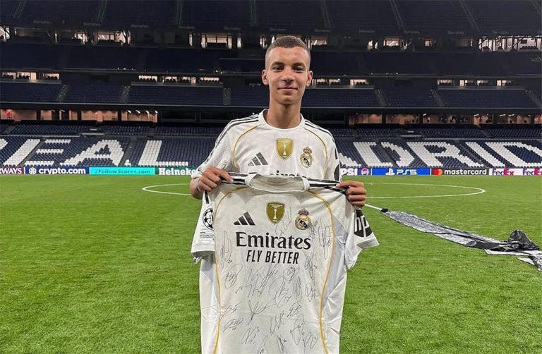 من هو عبد الرحيم الذي وقف الجميع للتصفيق له في البرنابيو قبل مباراة ريال مدريد وإسبانيول؟