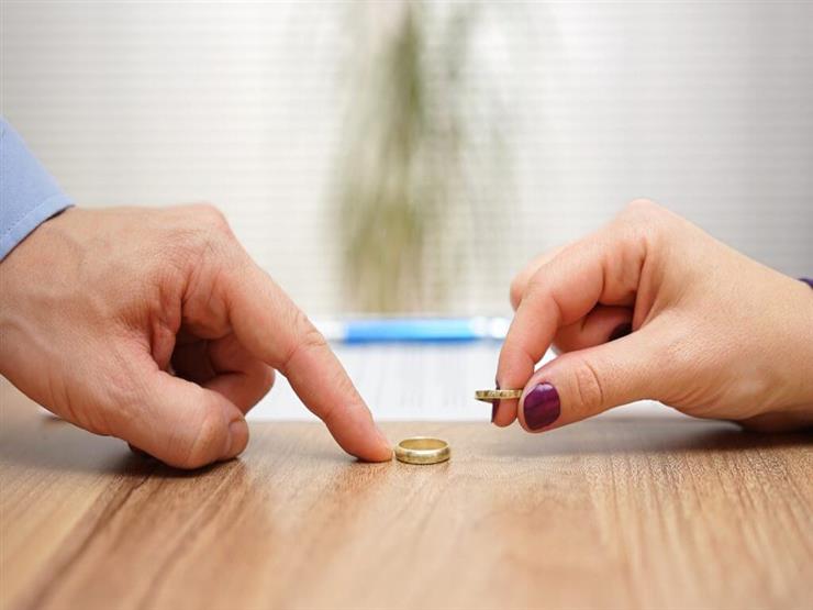 ماذا تفعل المرأة مع الزوج كثير الحلف بالطلاق؟ أمين الفتوى يُجيب