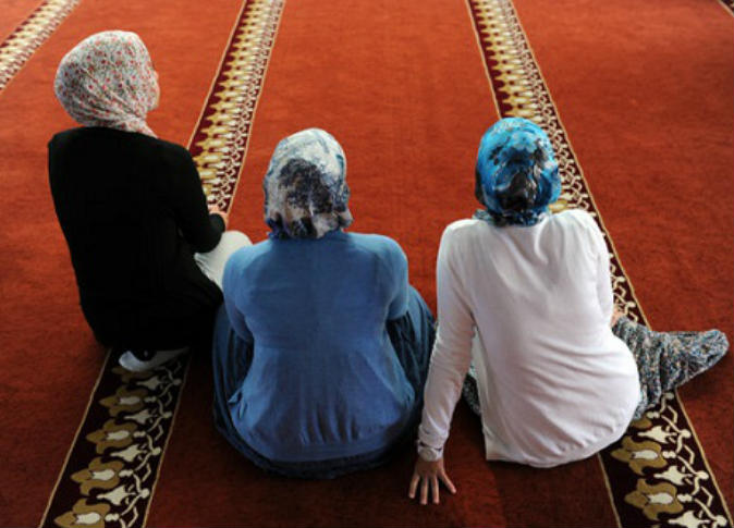 في أي سن تبدأ الفتاة ارتداء الحجاب؟.. عضو مركز الأزهر تجيب