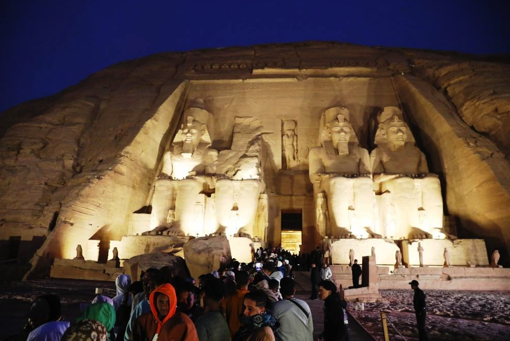 مهرجان أسوان لتعامد الشمس، احتفاء مصري بالفلك والفنون في قلب معبد أبو سمبل