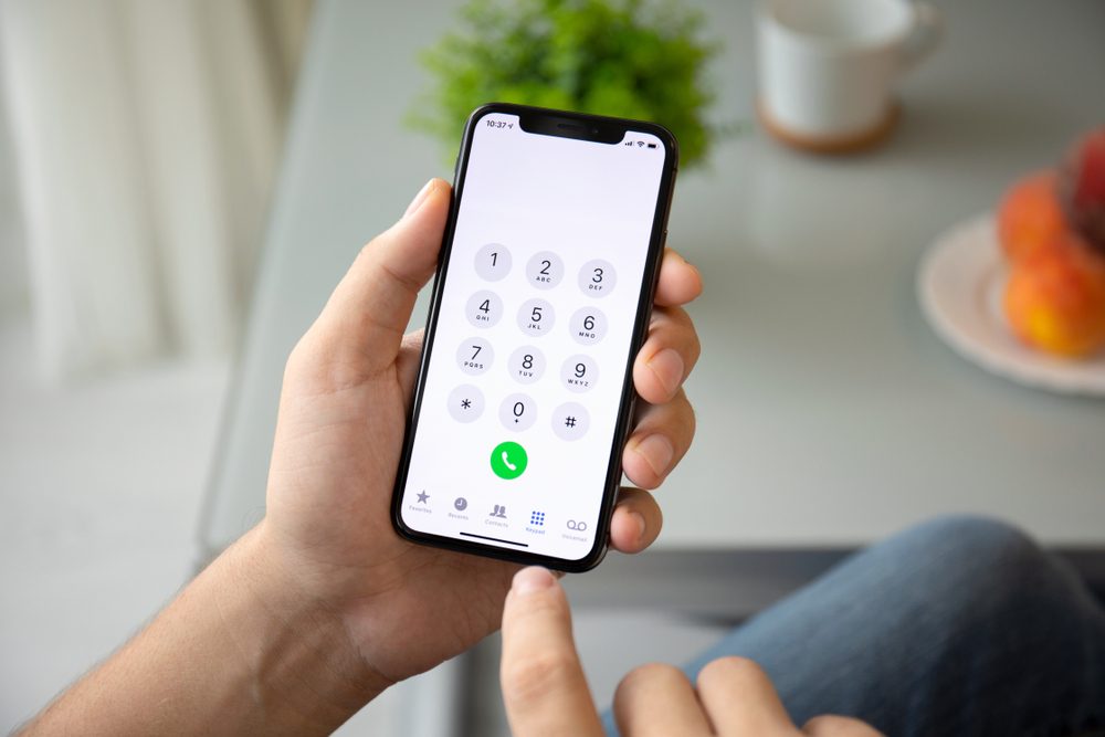 أسباب توقف شاشة الهاتف عن العمل وطرق إصلاحها