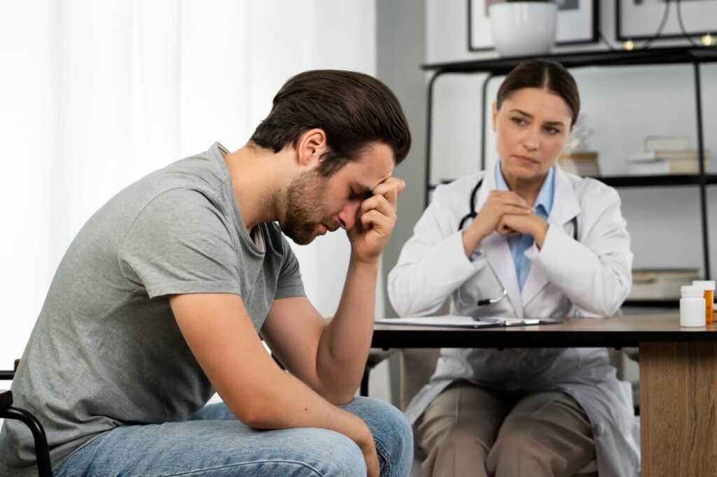 أستاذ طب نفسي يوضح أهمية التواصل بين الزوجين وتأثيره على الأبناء