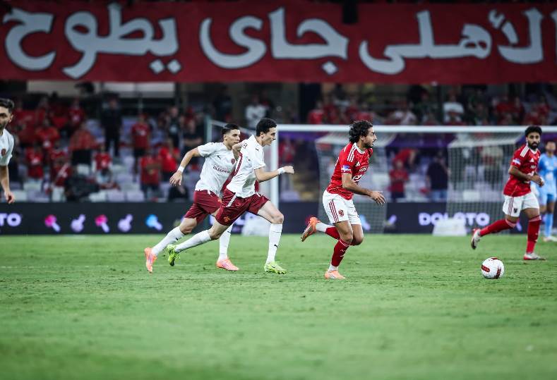 الأهلي يهزم سيراميكا كليوباترا بثنائية ويتأهل لنهائي كأس السوبر المصري