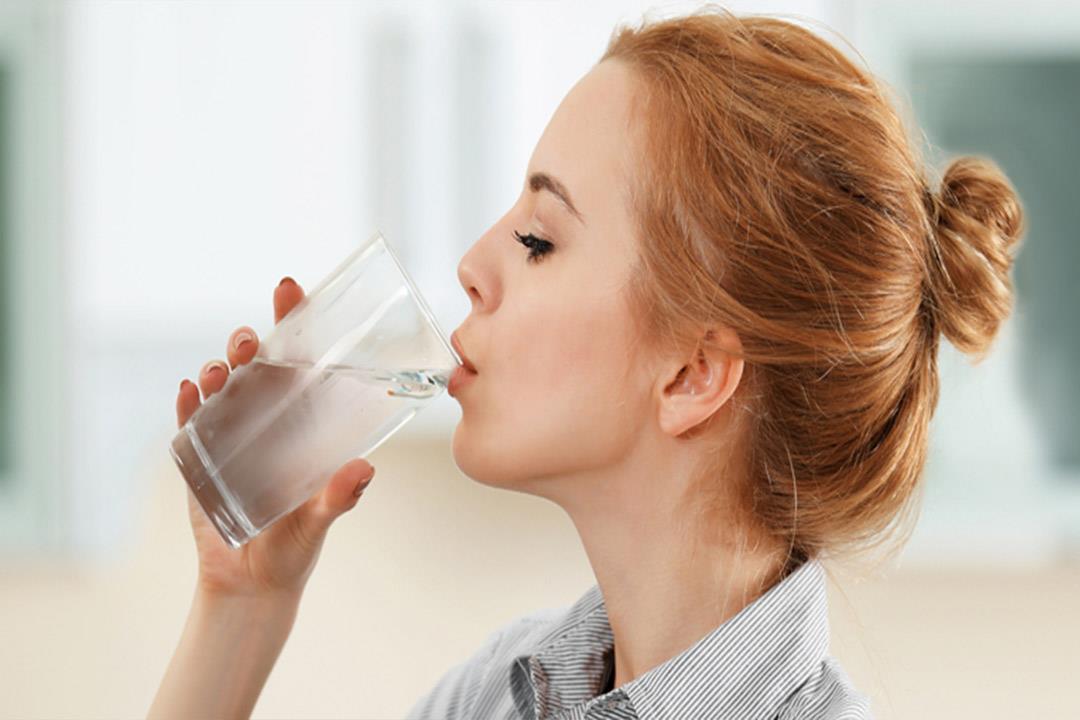 كيف تنظّف جسمك من السموم بطريقة طبيعية؟ اختصاصية تغذية تُجيبك