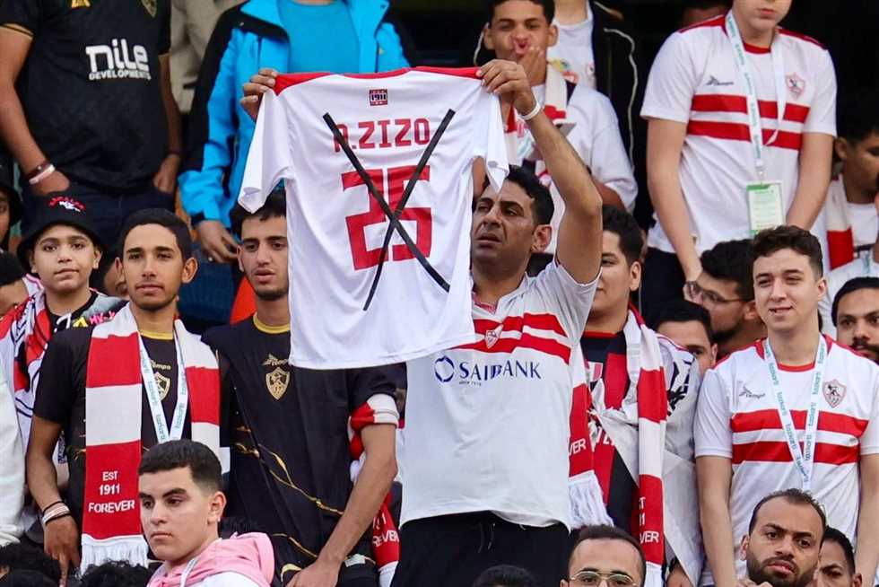 هجوم جماهيري ضد زيزو قبل السوبر.. جماهير الزمالك تستقبله بالسباب