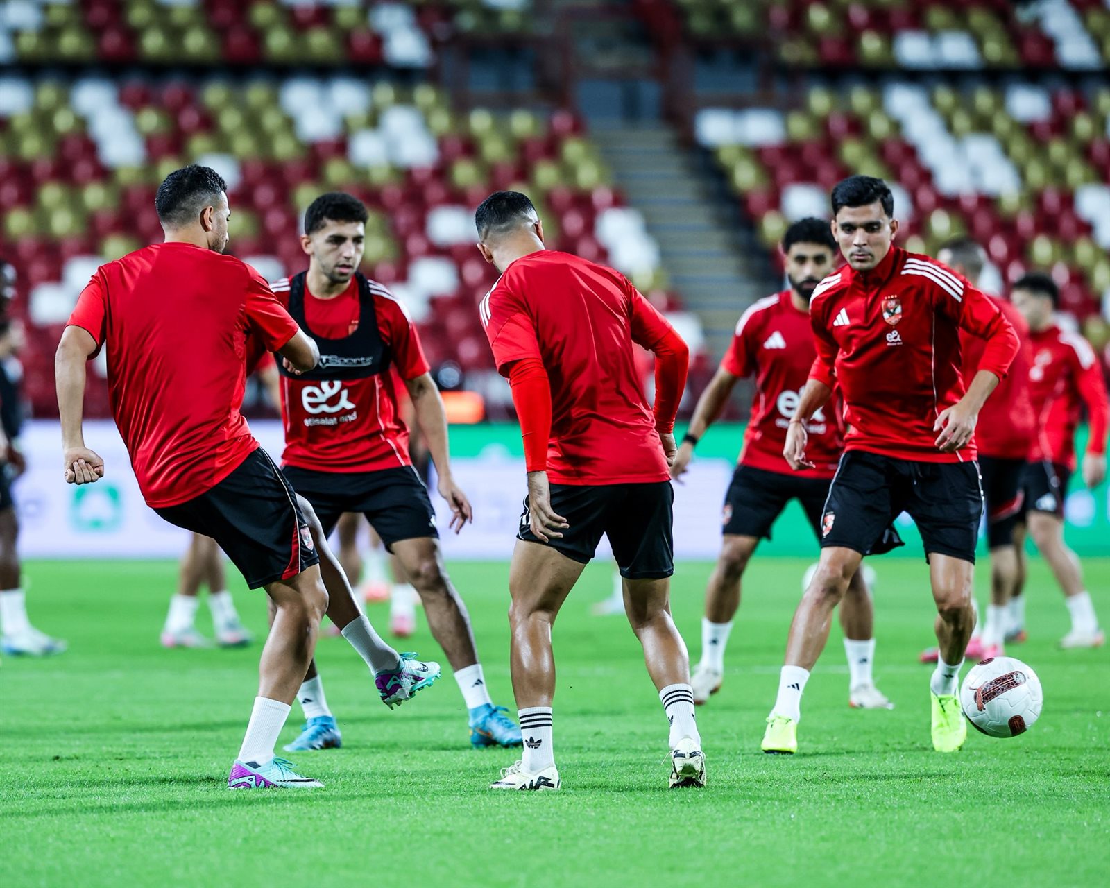 الأهلي يختتم استعداداته لموقعة نهائي السوبر المصري أمام الزمالك