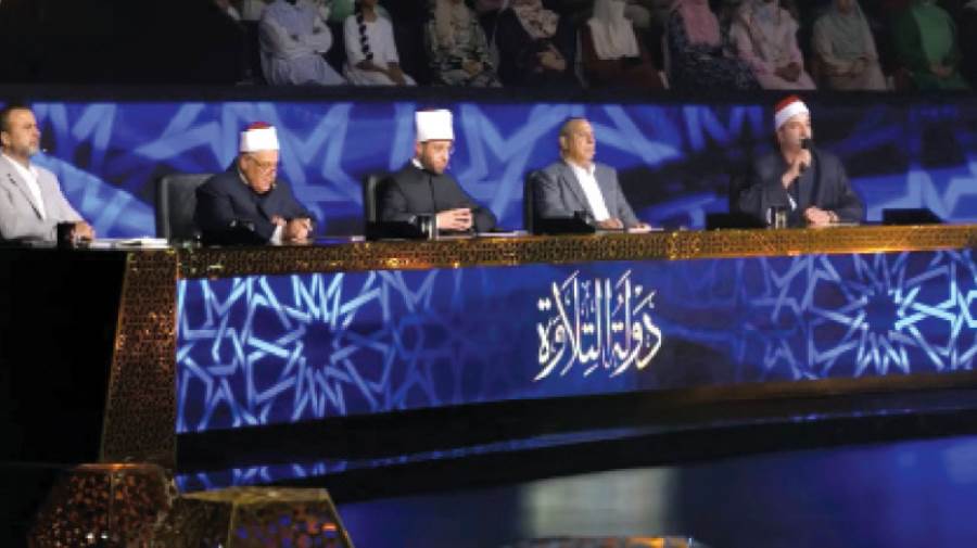 «دولة التلاوة» يكشف القراء الأربعة الذين افتتحوا إذاعة القرآن الكريم