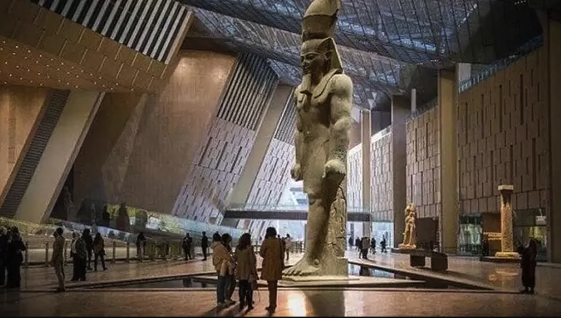 أخشى عليكم محبة الفرعون وآله.. عالم أزهري يرد على مصطفى العدوي