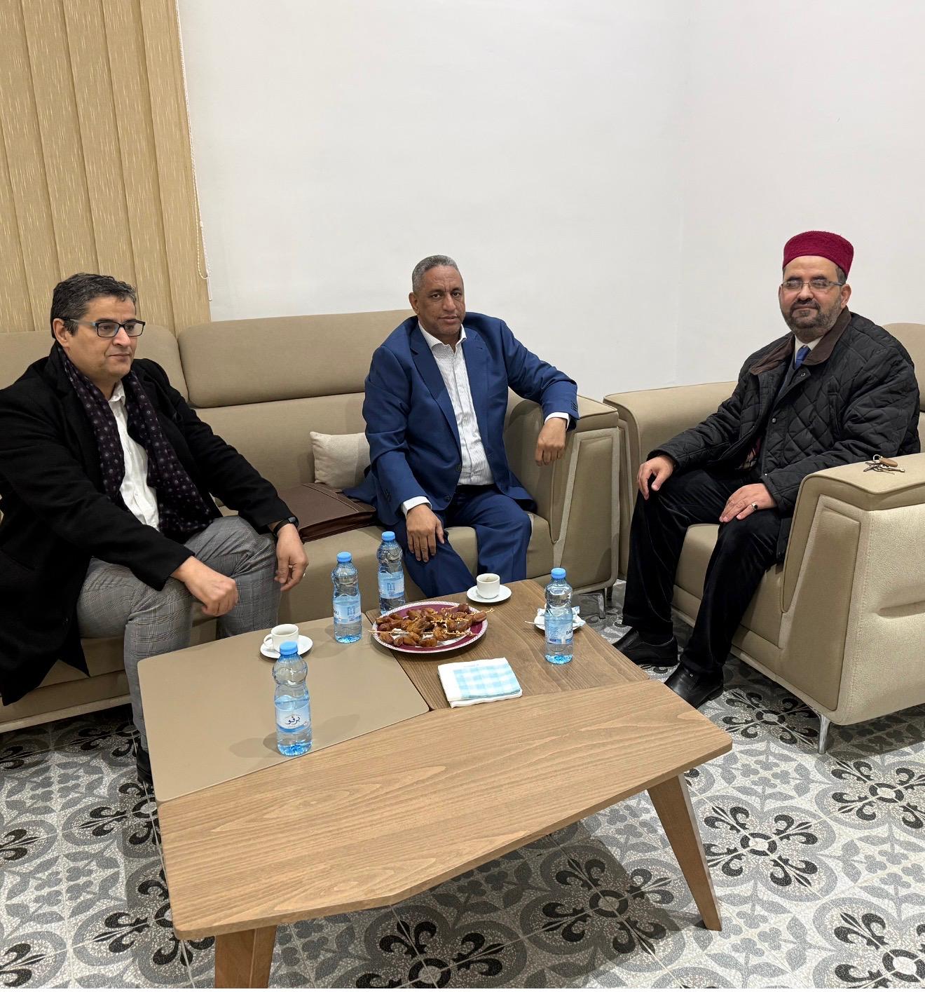 نائب رئيس جامعة الزيتونة يبحث سبل التعاون مع وفد مؤسسة رسالة السلام