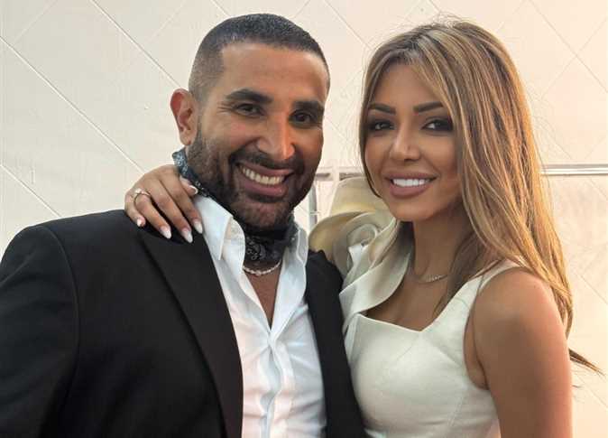 علياء بسيوني تحصد جائزة أفضل مديرة أعمال.. وأحمد سعد يحتفل بها
