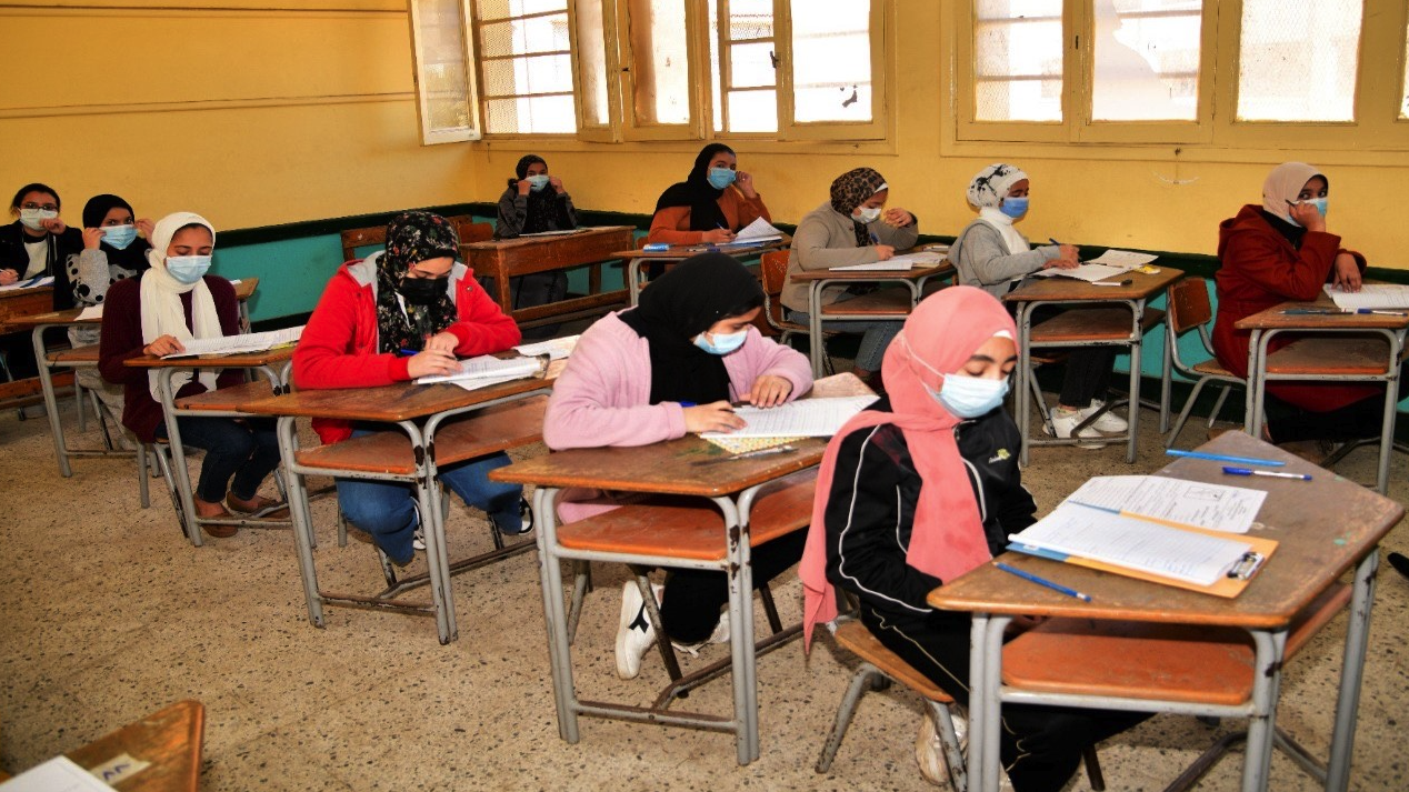 التعليم تعلن ضوابط امتحانات نصف العام: غلق المدارس أثناء اللجان وحظر المحمول نهائيًا