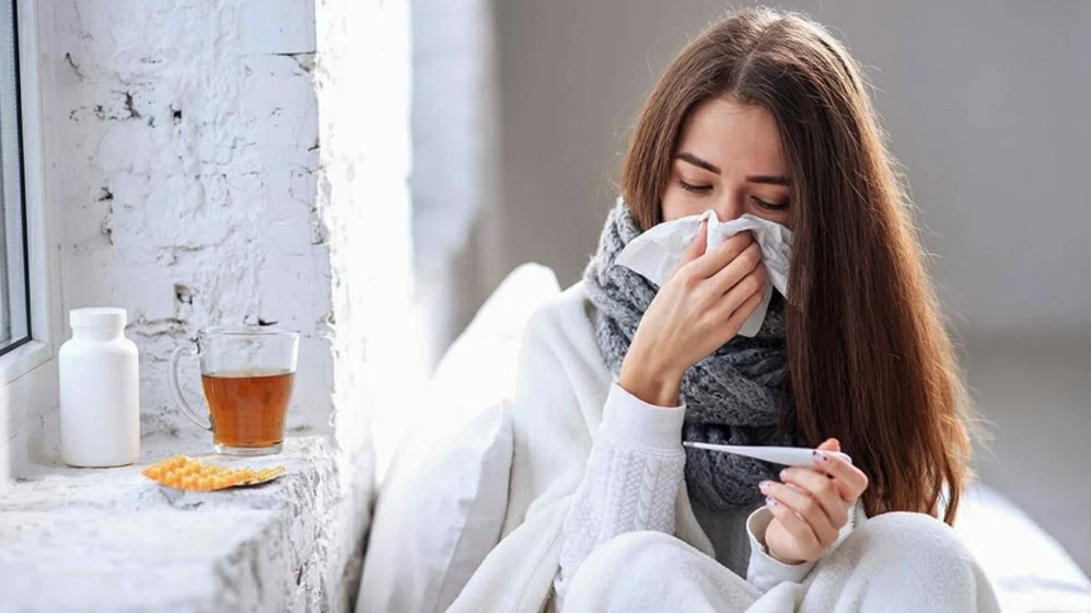 الفرق بين نزلات البرد والإنفلونزا الموسمية، الصحة توضح