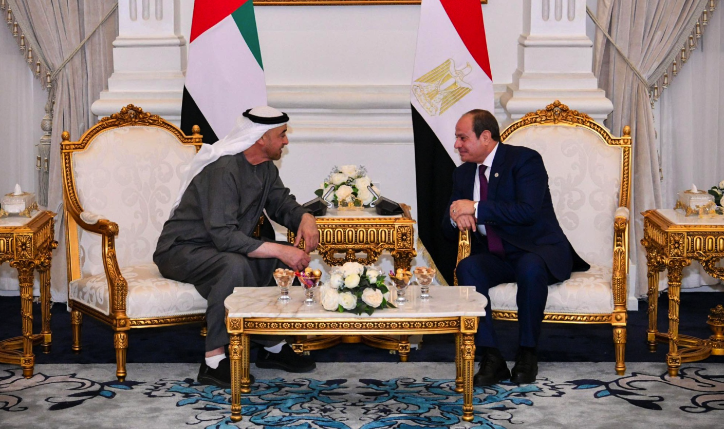 الرئيس السيسي يلتقي الشيخ محمد بن زايد آل نهيان في أبو ظبي