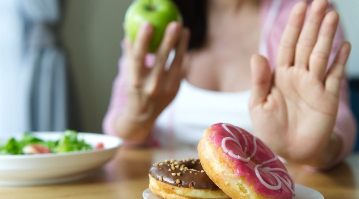 تحكم في شهيتك خلال أيام رمضان.. أطعمة تقلل الرغبة في السكريات والحلويات