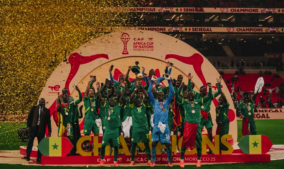نجم منتخب السنغال: أنا أحمي كأس أمم إفريقيا ولن يتزحزح