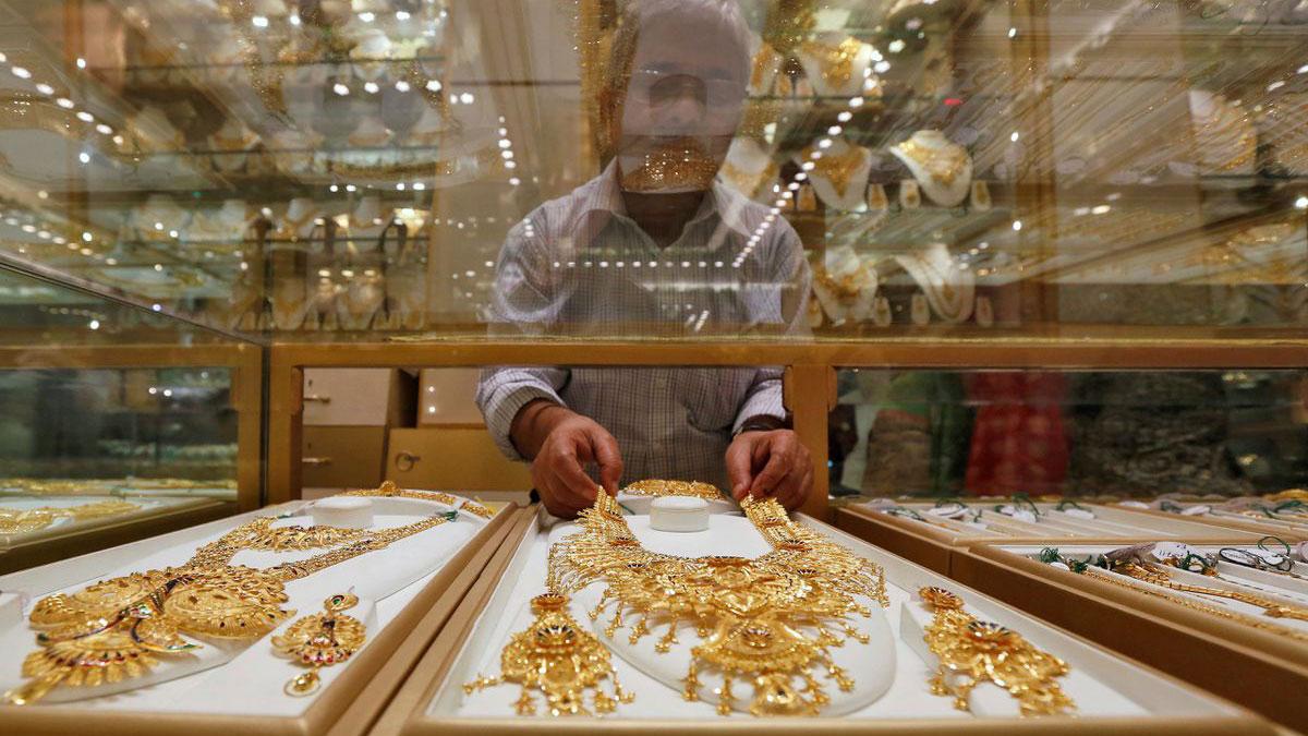 توقعات أسعار الذهب في مصر 2026.. رئيس الشعبة يوضح حقيقة استمرار الانخفاض