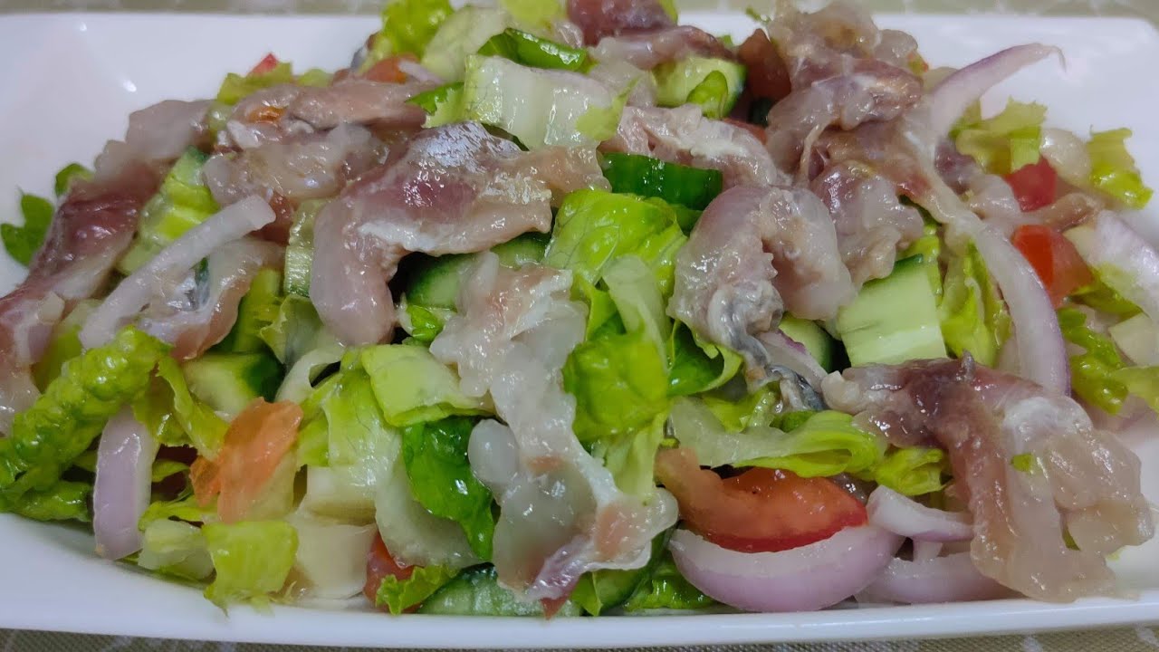 طريقة عمل سلطة الفسيخ بالطحينة، أكلة أول يوم العيد