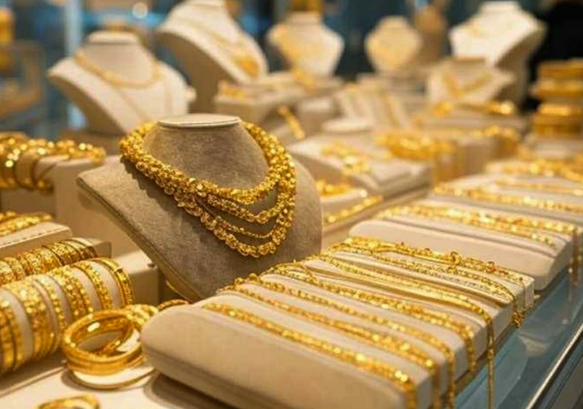 سعر الذهب اليوم السبت 11 أبريل 2026.. استقرار حذر بعد تراجع طفيف