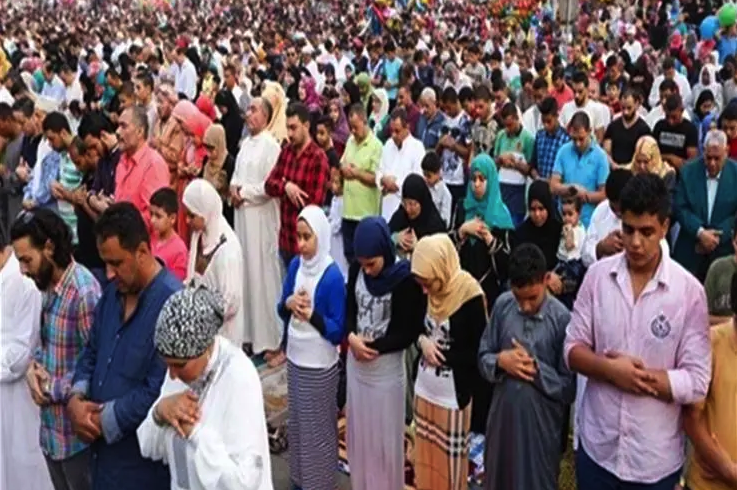 قبل صلاة العيد.. هل اختلاط الرجال والنساء يبطلها؟.. أمين الفتوى يجيب