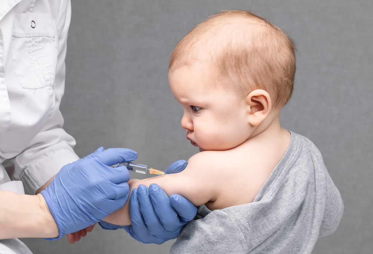 دار الإفتاء: تطعيمات الأطفال علاج وقائي مطلوب شرعًا