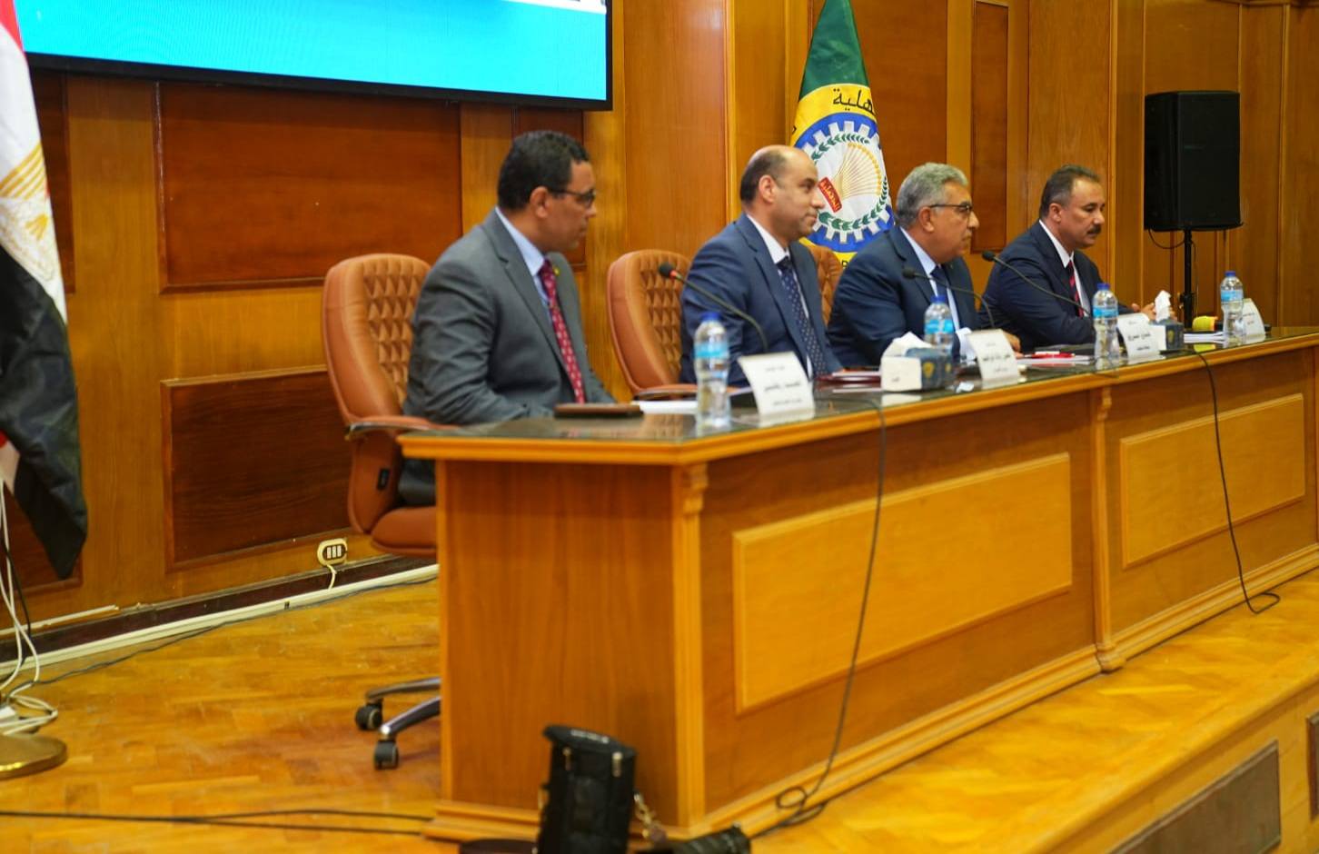 لقاء موسع بين وزير العمل ومستثمري جمصة لتعزيز التشغيل ودعم الصناعة