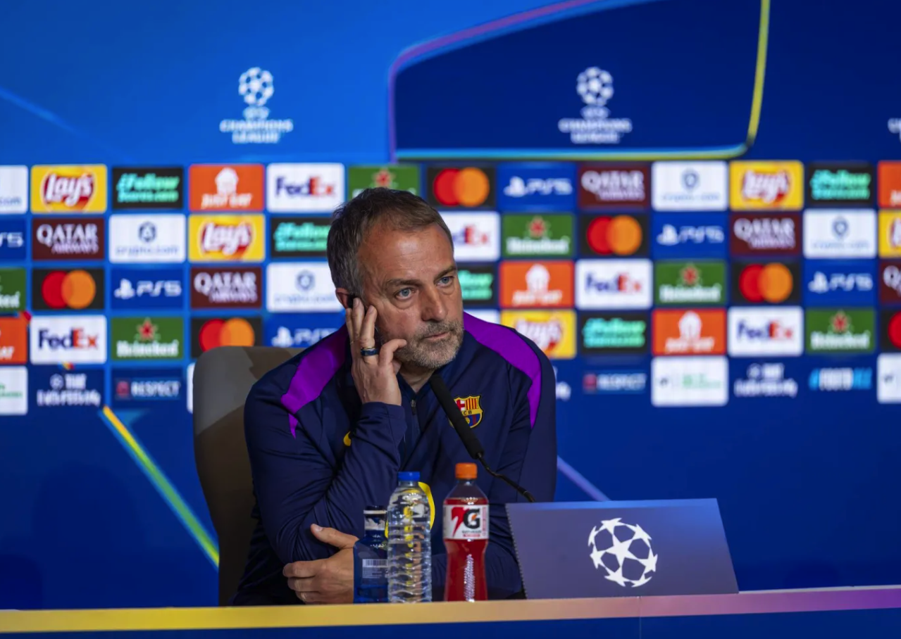 برشلونة يتوصل لاتفاق نهائي مع "فليك" لتمديد عقده لمدة عام
