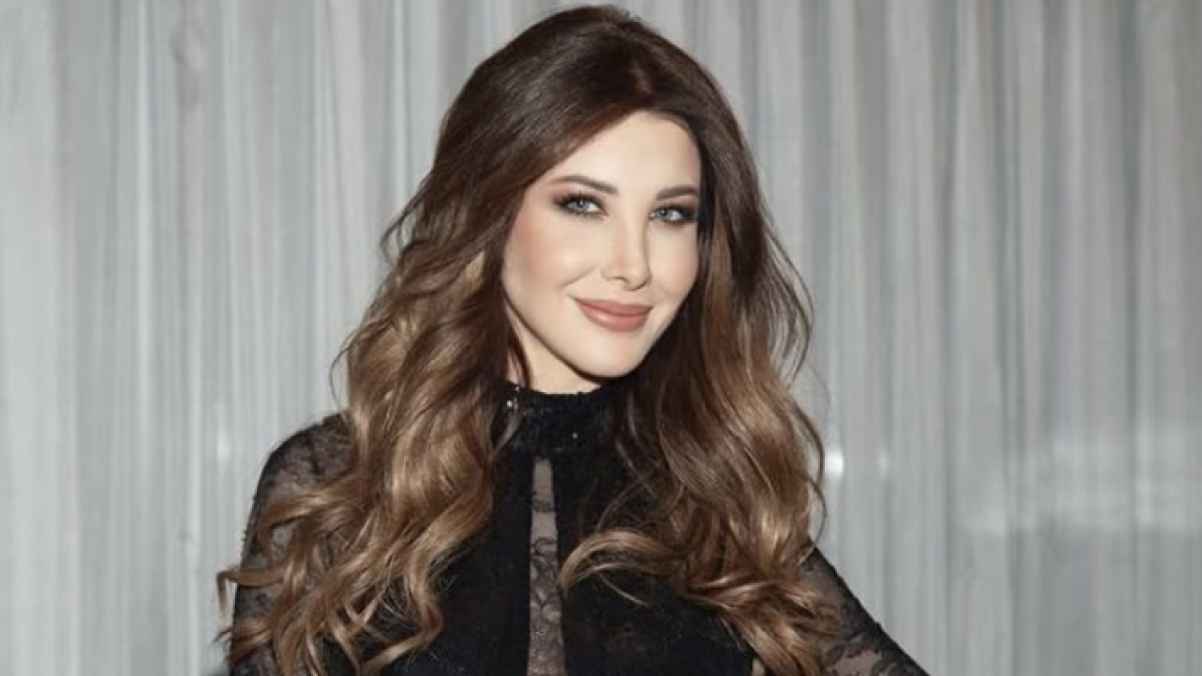 بإطلالة ذهبية ملكية.. نانسي عجرم تخطف الأنظار في حفل زفاف أسطوري بموناكو