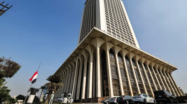 مصر تدين استهداف مطار الكويت الدولي وتؤكد تضامنها الكامل مع الدولة الشقيقة